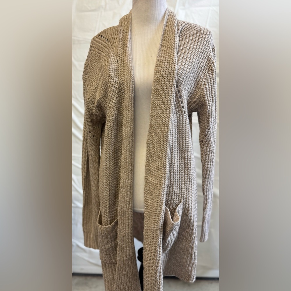New Women's E&M Cardigan‎ Size Large In Cream Coloring